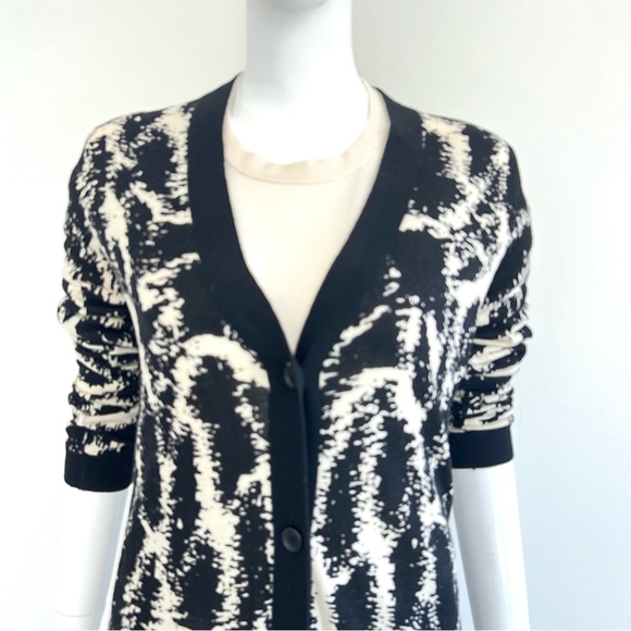 DIANE VON FURSTENBERG Abstract Black Cream Knit Wool Button Long Cardigan Sz S - Picture 2 of 15